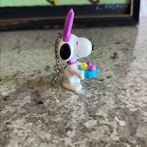 VINTAGE Key Ring Snoopy Easter with Purple Bunny Ears by Applause - Picture 2 of 7